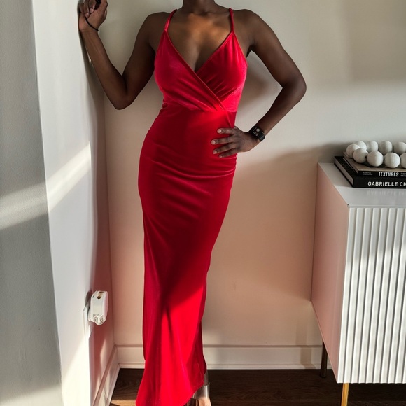 Red V-Neck Velvet Maxi Dress - Picture 3 of 7